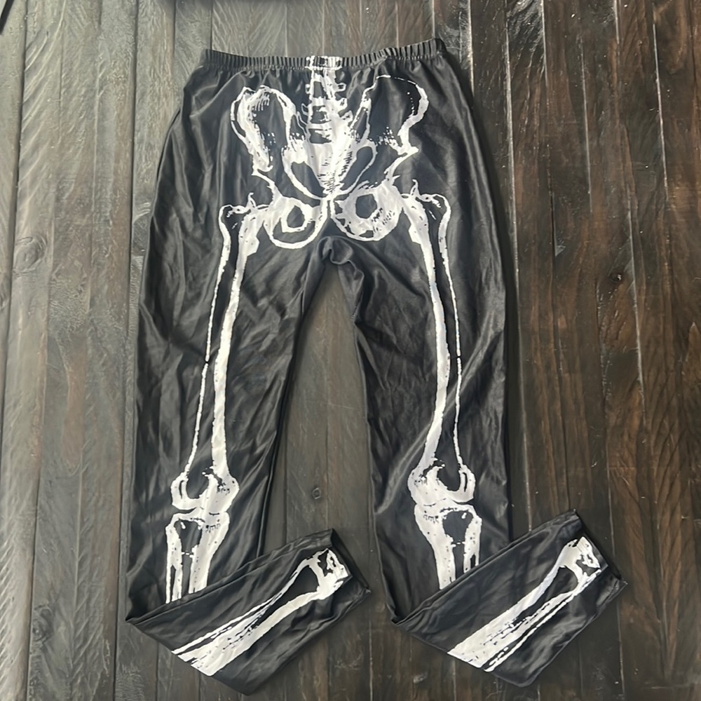 EUC Adult Small Skeleton Pants. Soft But Thin Material.